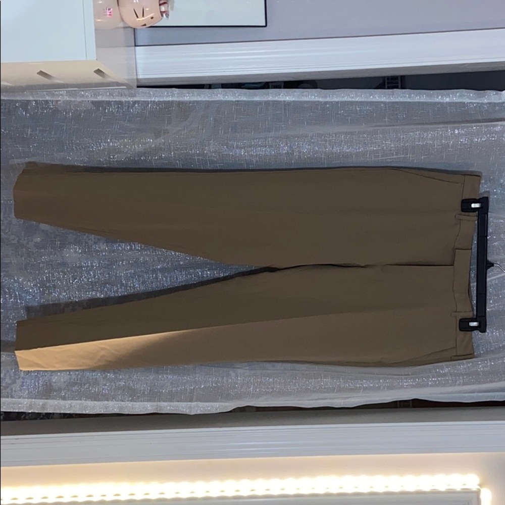 NWOT Men’s Van Heusen khaki pants
